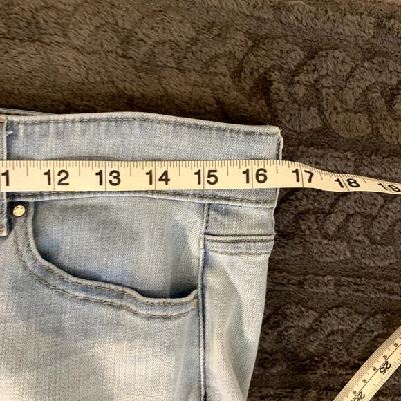 White House Black Market Light Wash Everyday Soft Girlfriend Ankle Jeans Size 6L - Picture 12 of 13